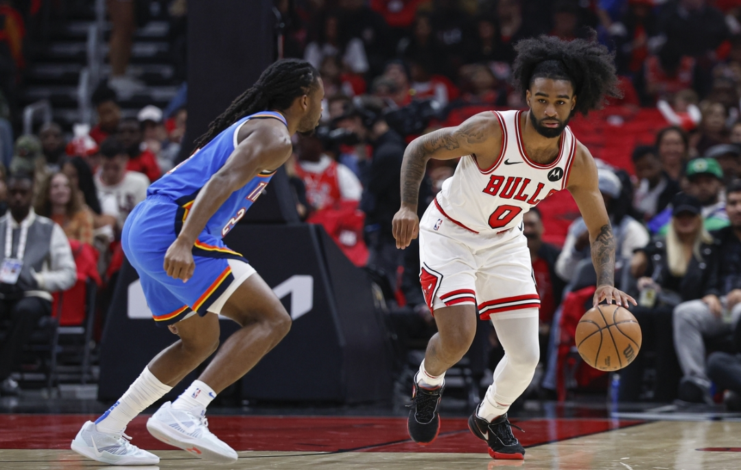 开云体育官网-赛地聚焦——NBA常规赛关键时刻热度飙升，芝加哥公牛主帅复盘，引发热议，心理建设被强调(勇士坐镇主场迎战芝加哥公牛最新消息)